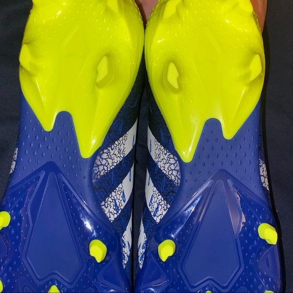 adidas Predator Cleats - Picture 4 of 8